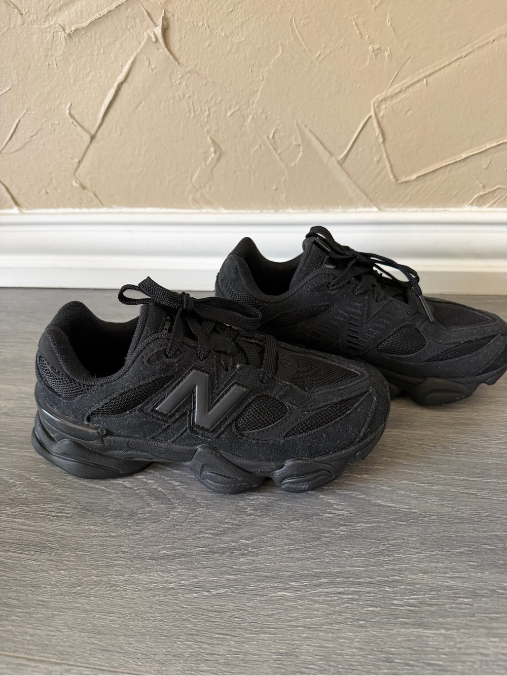 New Balance kids Black Athletic Sneakers - Mesh & Suede Trainer